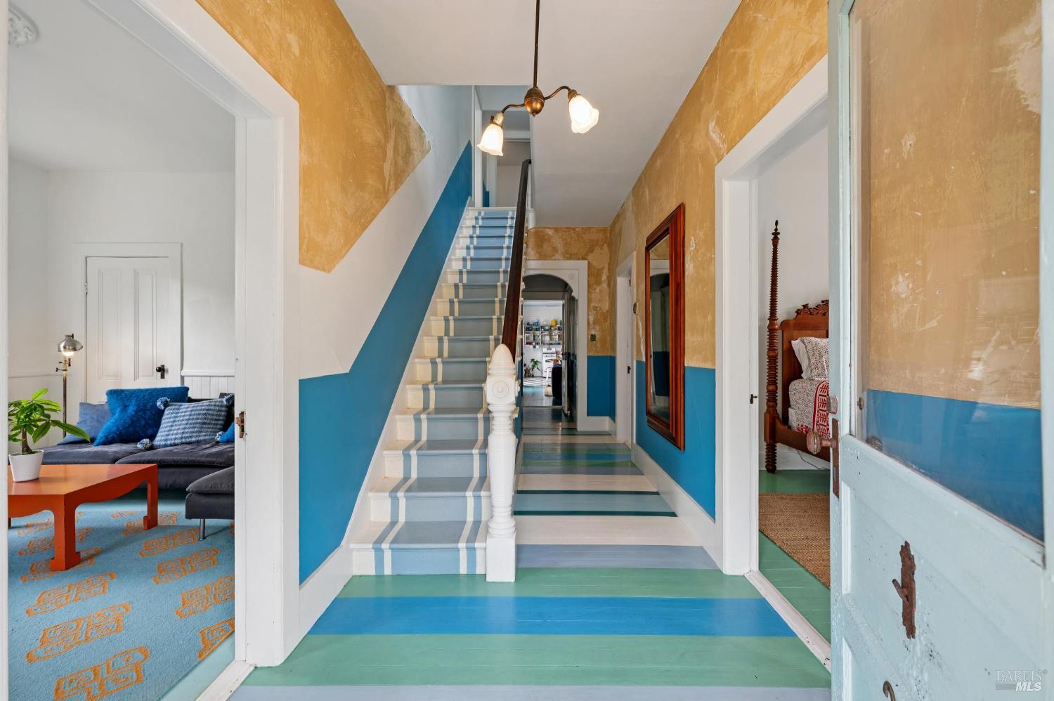 Detail Gallery Image 10 of 68 For 23 Brighton Ave, Bolinas,  CA 94924 - 9 Beds | 2/1 Baths