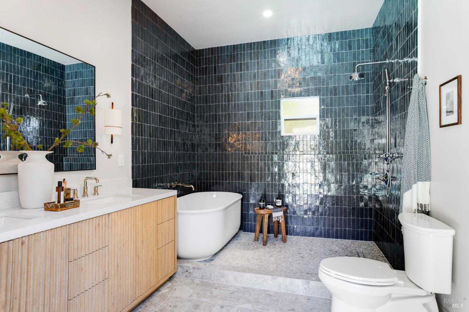 Detail Gallery Image 29 of 63 For 71 Pacheco Creek Dr, Novato,  CA 94949 - 4 Beds | 3/1 Baths