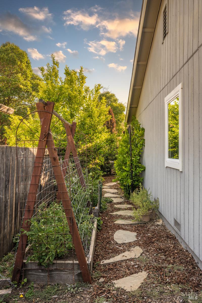 Detail Gallery Image 22 of 22 For 18878 Jami Lee Ln, Sonoma,  CA 95476 - 3 Beds | 2 Baths