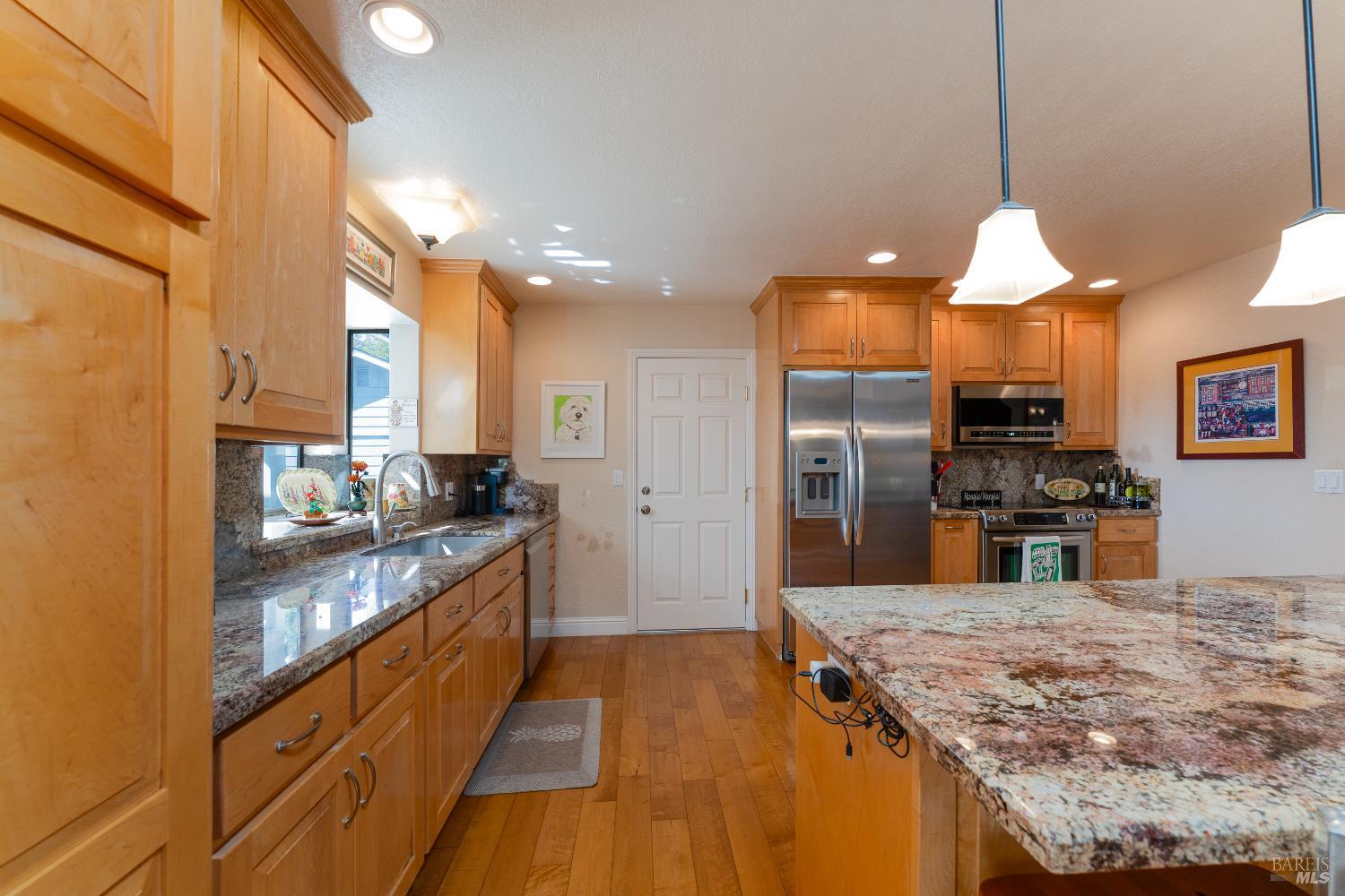 Detail Gallery Image 11 of 35 For 1381 El Dorado Rd, Ukiah,  CA 95482 - 3 Beds | 2 Baths
