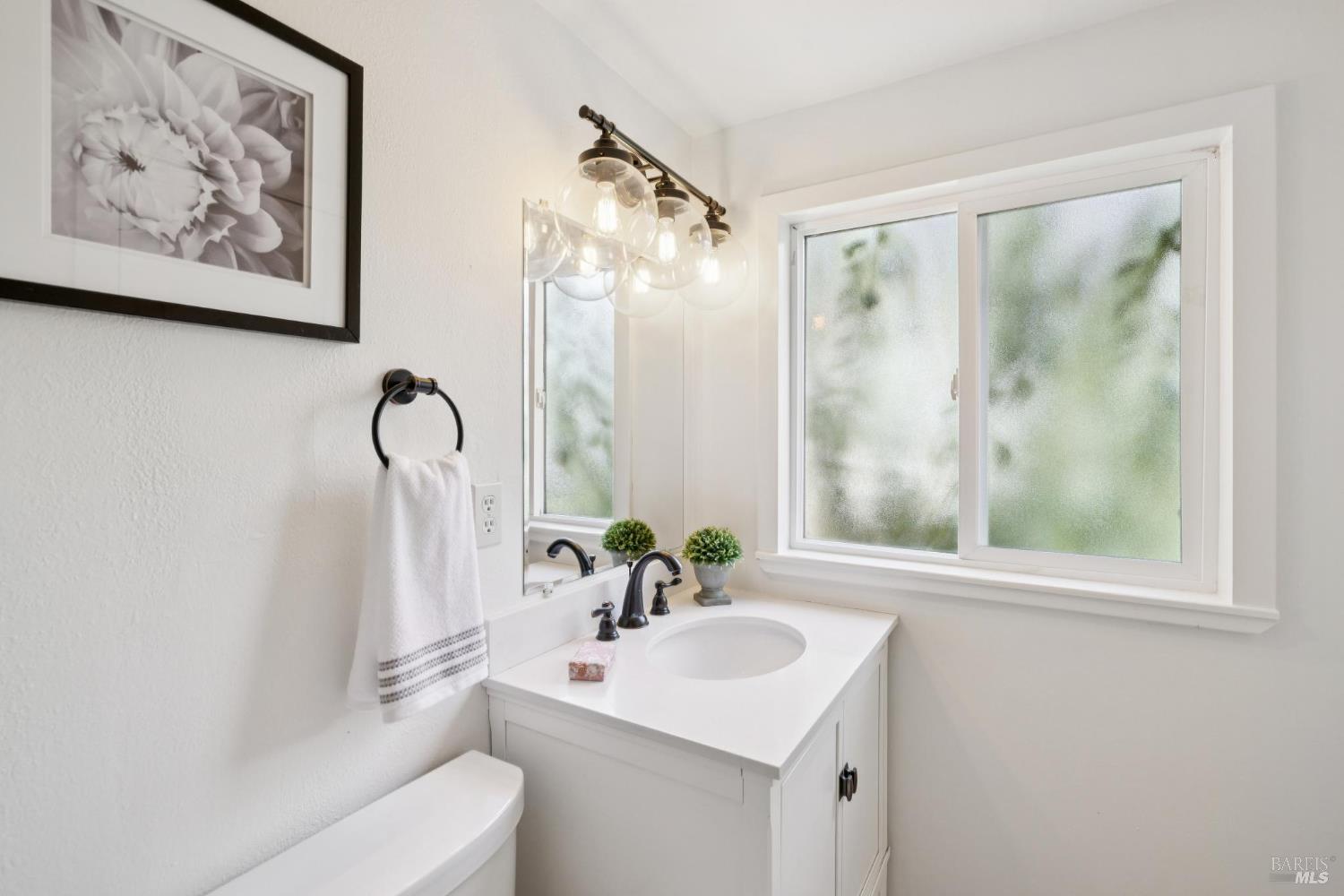 Detail Gallery Image 23 of 62 For 5611 Blank Rd, Sebastopol,  CA 95472 - 3 Beds | 2 Baths