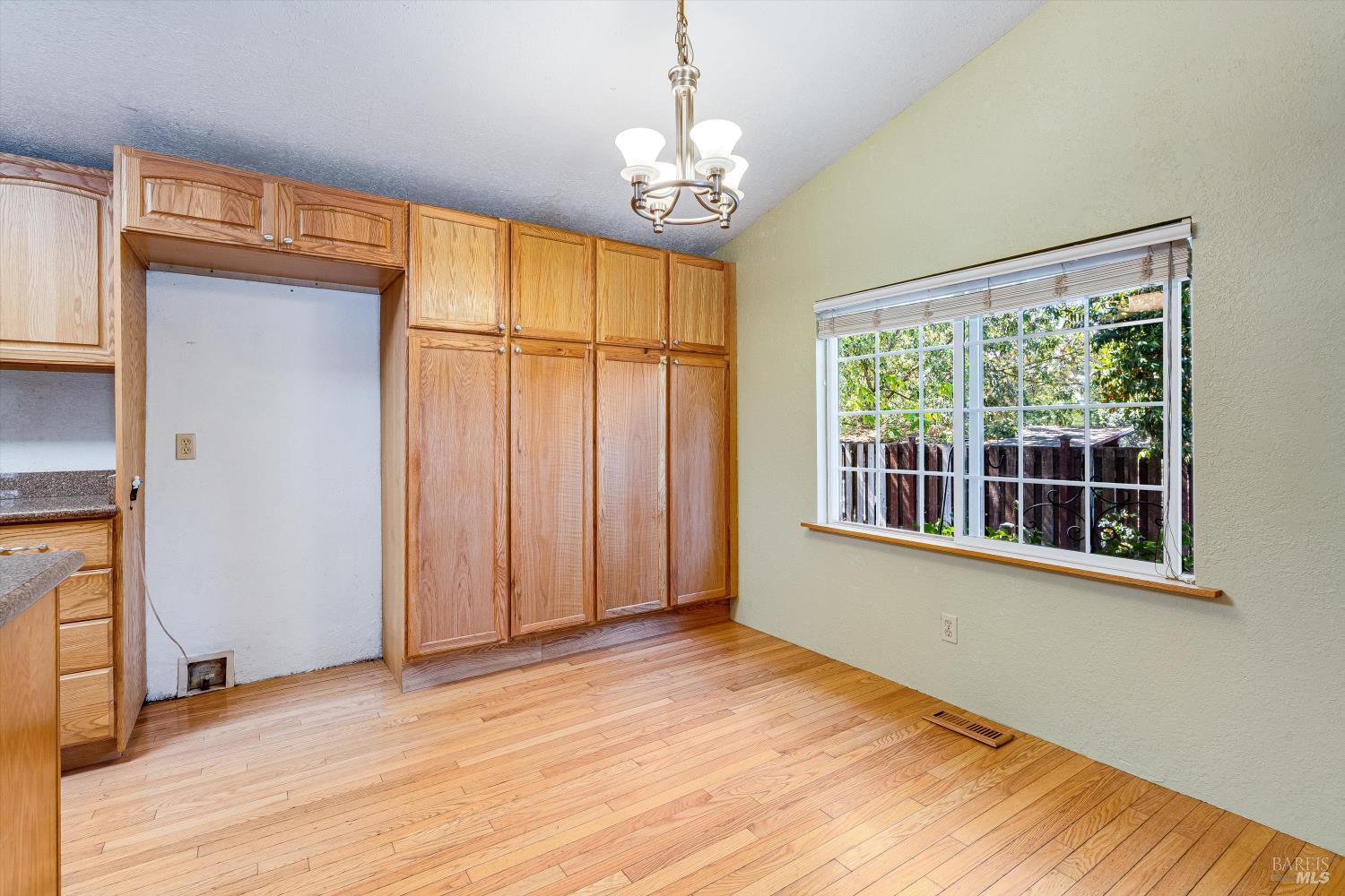 Detail Gallery Image 19 of 92 For 524 Mountain View Ave, Santa Rosa,  CA 95407 - 2 Beds | 2 Baths