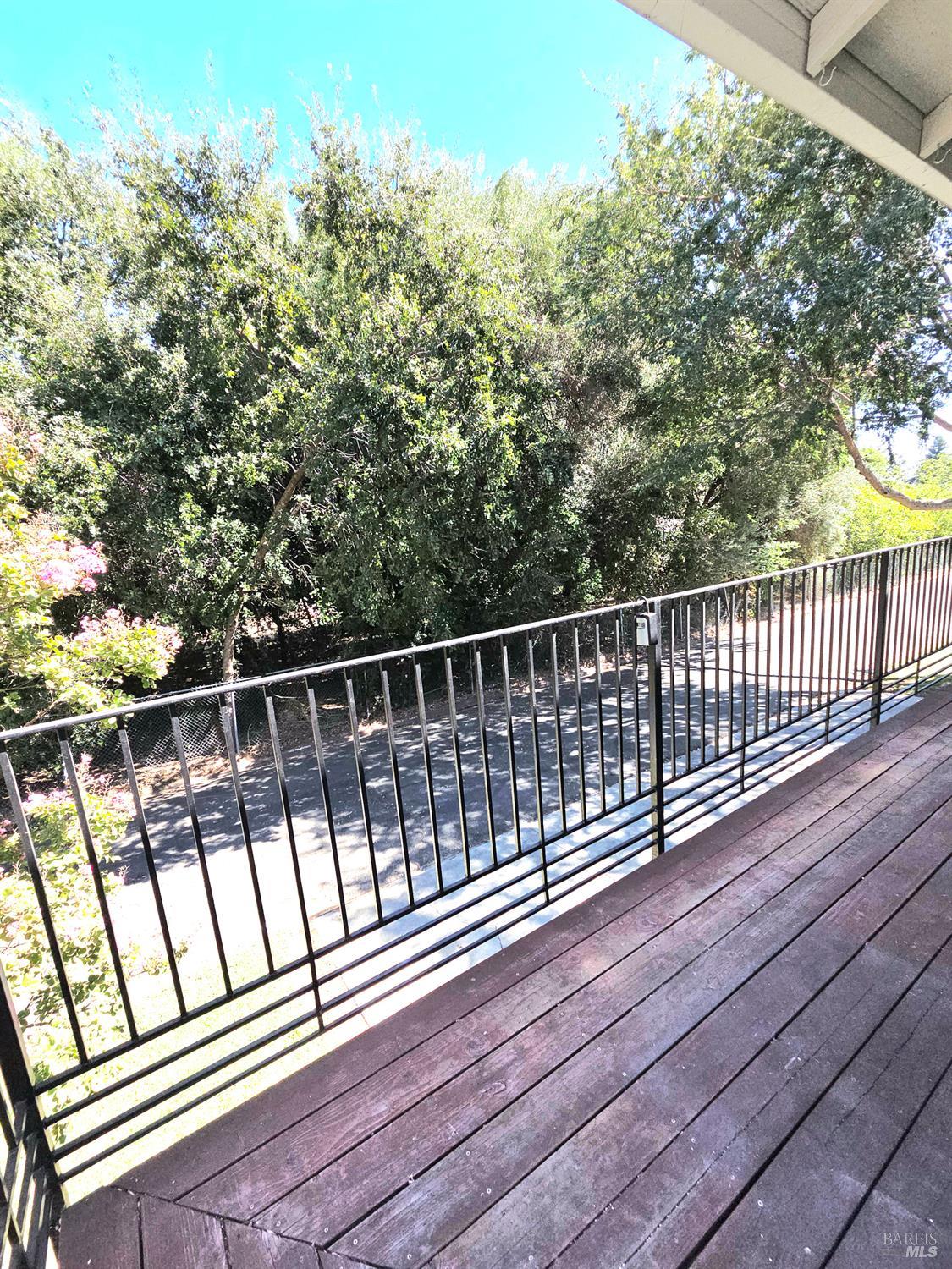 Detail Gallery Image 6 of 24 For 140 Del Rio Ct #4,  Vacaville,  CA 95687 - 3 Beds | 1 Baths