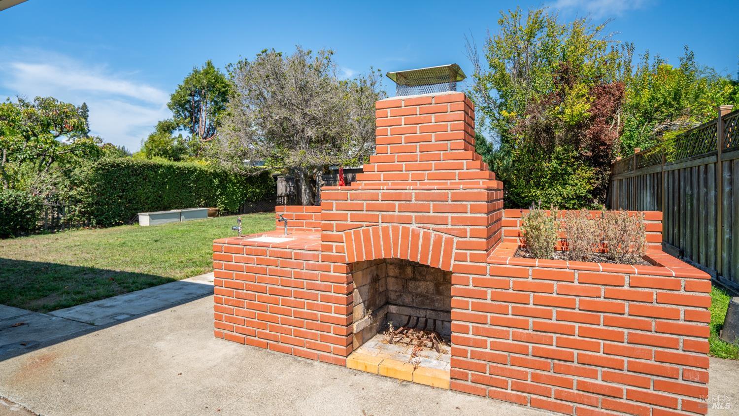 Detail Gallery Image 18 of 24 For 315 Sycamore Ave, Mill Valley,  CA 94941 - 3 Beds | 1 Baths