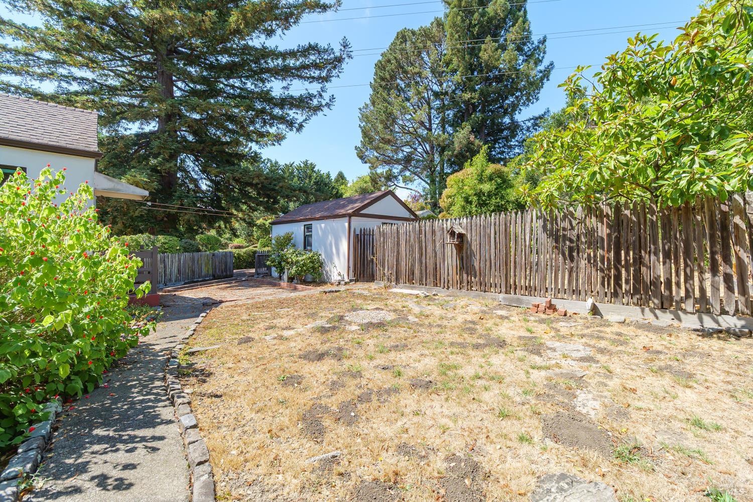 Detail Gallery Image 30 of 35 For 20 Shell Rd, Mill Valley,  CA 94941 - 3 Beds | 1/1 Baths