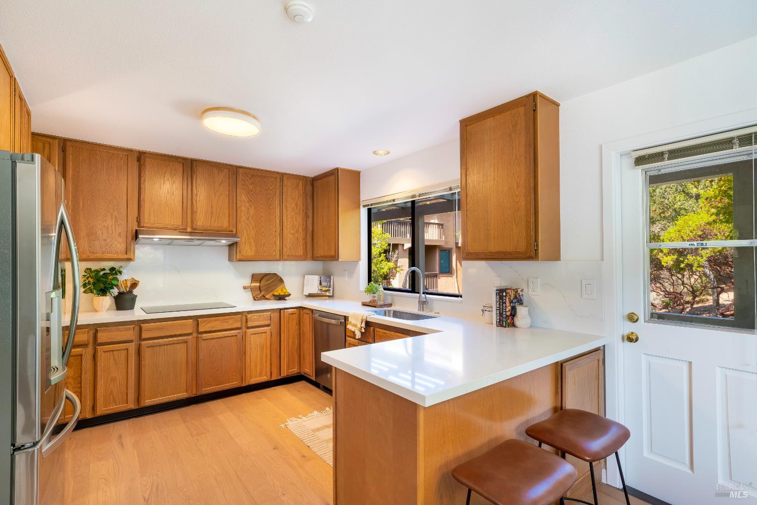 Detail Gallery Image 8 of 35 For 79 E Second St, Sonoma,  CA 95476 - 3 Beds | 2/1 Baths