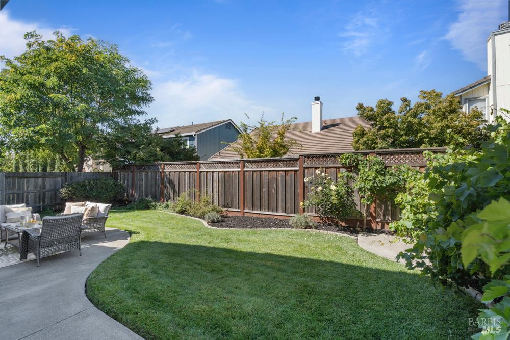 Detail Gallery Image 36 of 39 For 8011 Mammoth Dr, Rohnert Park,  CA 94928 - 3 Beds | 2/1 Baths