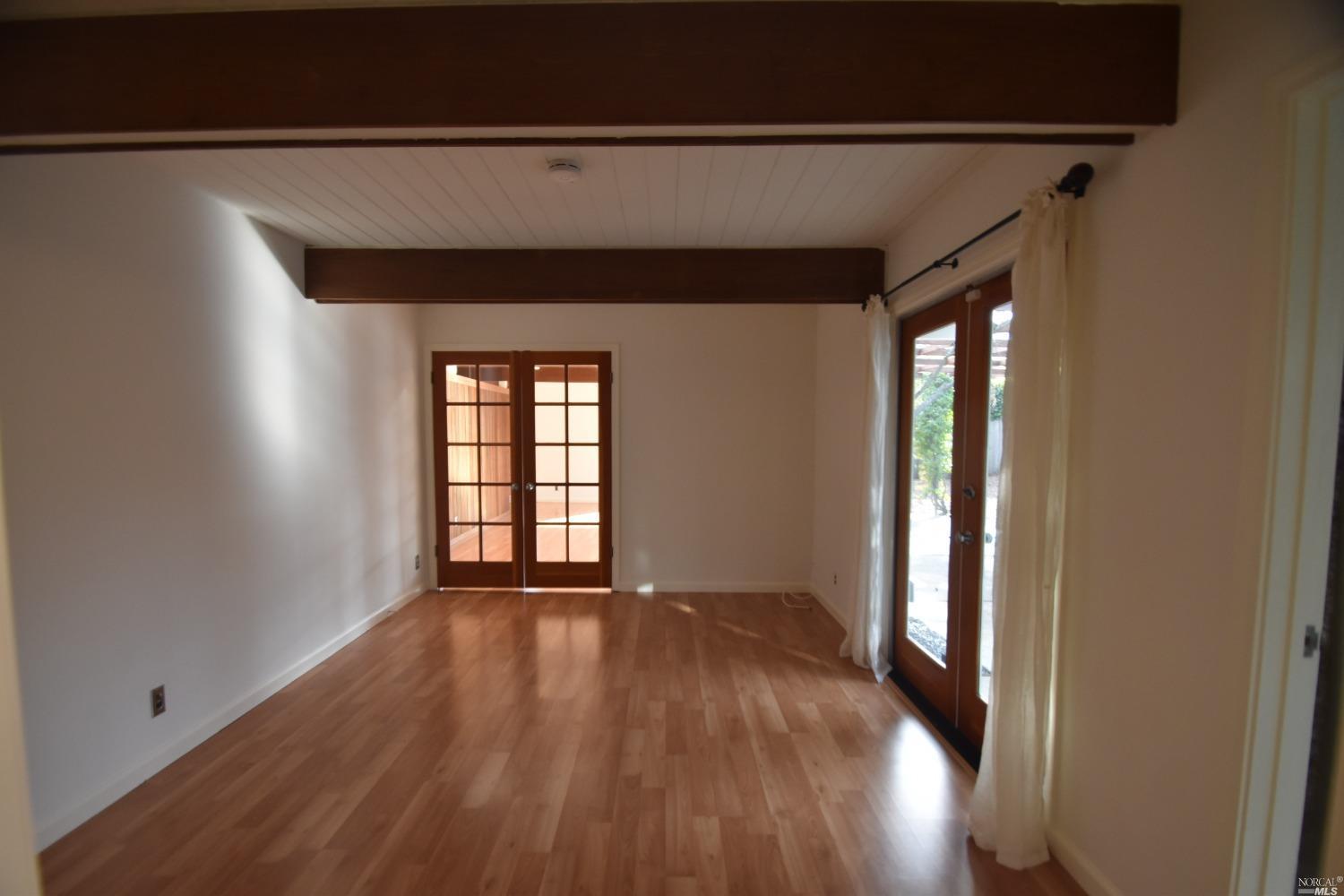 Detail Gallery Image 17 of 46 For 2151 Elderberry Ln, San Rafael,  CA 94903 - 3 Beds | 2 Baths