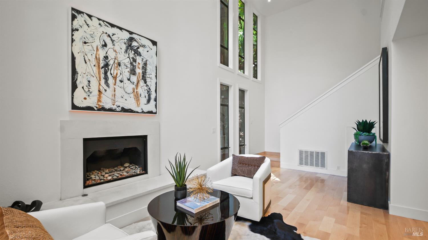 Detail Gallery Image 5 of 52 For 580 Ralston Ave, Mill Valley,  CA 94941 - 4 Beds | 3 Baths