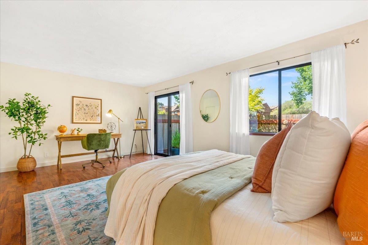 Detail Gallery Image 23 of 34 For 1 Freedom Ln, Petaluma,  CA 94952 - 2 Beds | 2/1 Baths