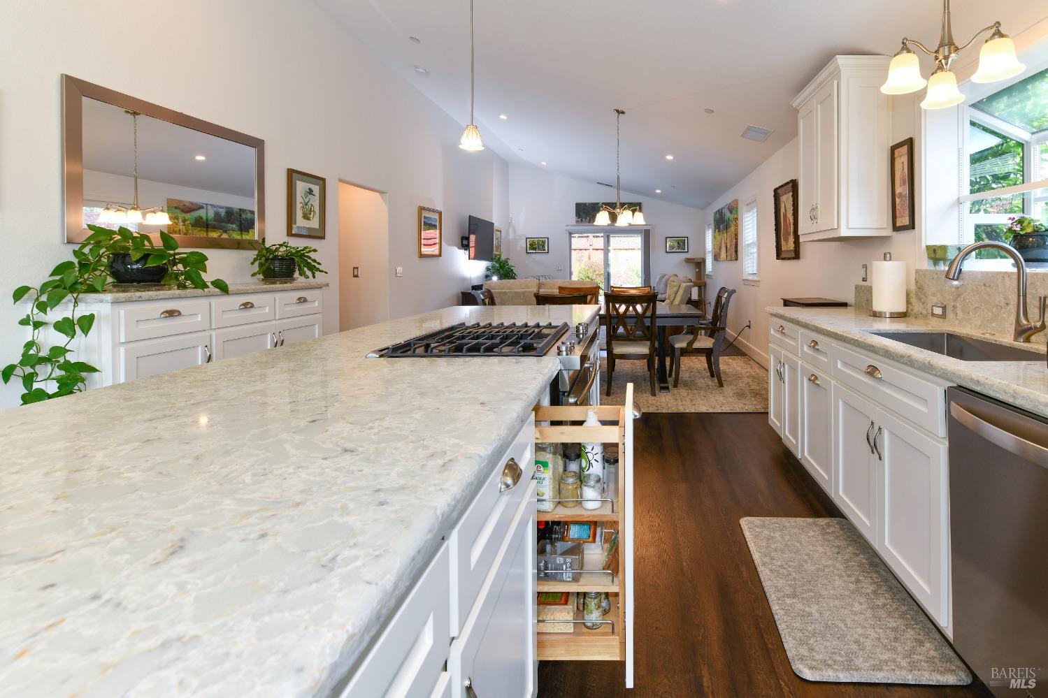 Detail Gallery Image 11 of 44 For 3748 Mocha Ln, Santa Rosa,  CA 95403 - 2 Beds | 2 Baths