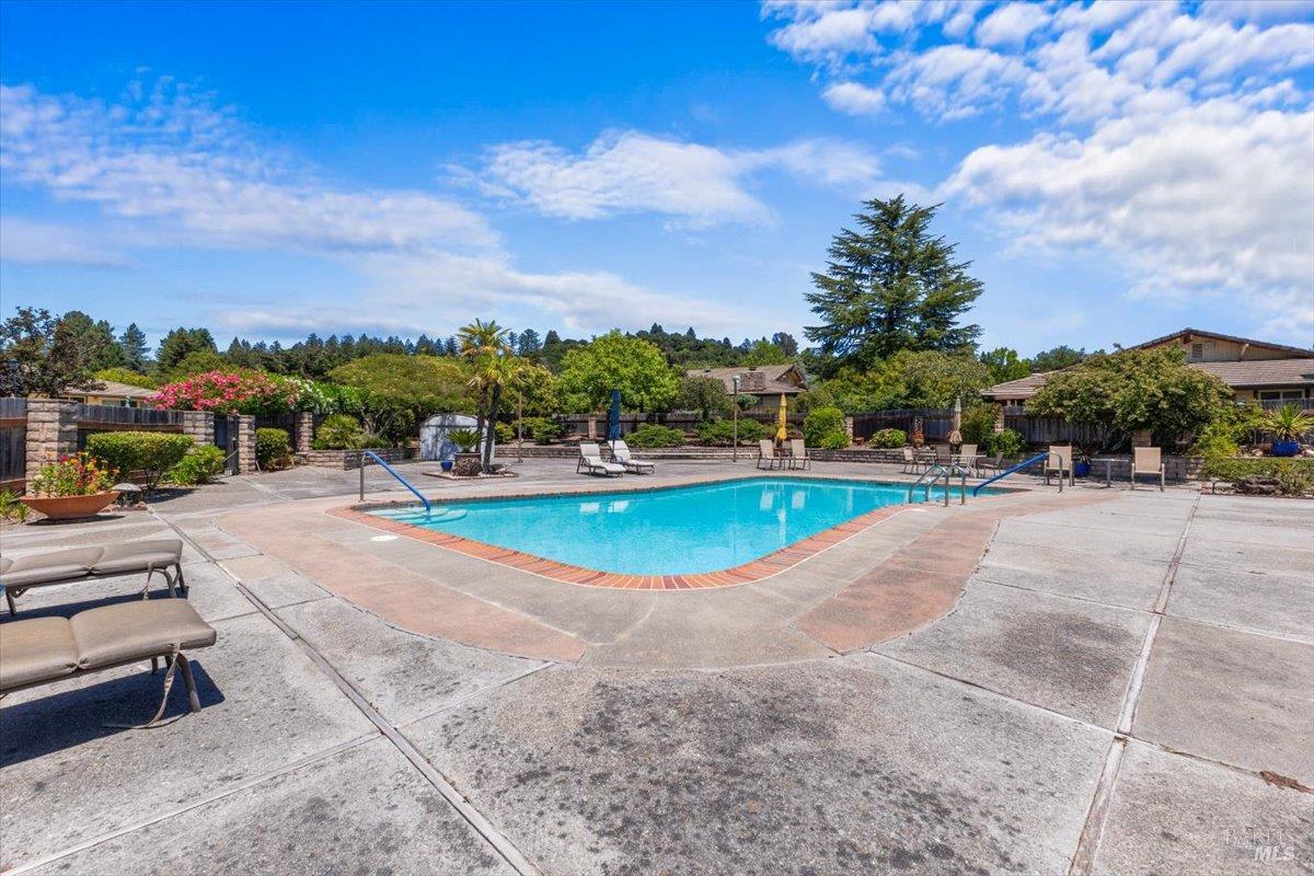 Detail Gallery Image 29 of 33 For 442 Las Casitas Ct a,  Santa Rosa,  CA 95403 - 2 Beds | 2 Baths