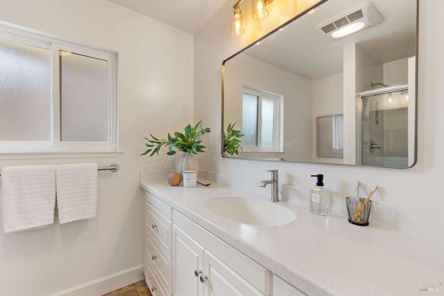 Detail Gallery Image 27 of 47 For 254 Riviera Cir, Larkspur,  CA 94939 - 3 Beds | 2/1 Baths