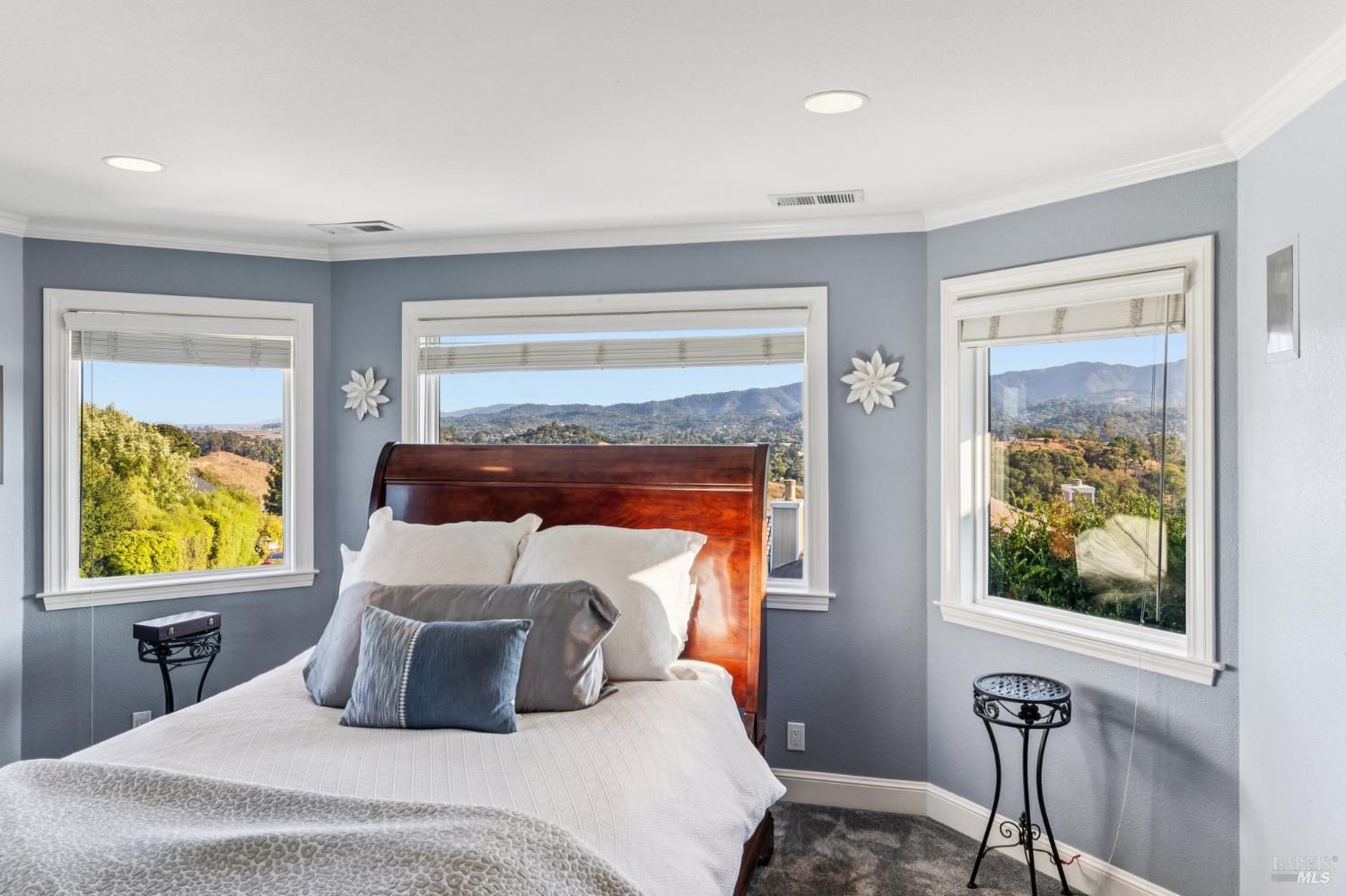 Detail Gallery Image 53 of 76 For 16 Fontana Ct, Novato,  CA 94945 - 5 Beds | 3/1 Baths