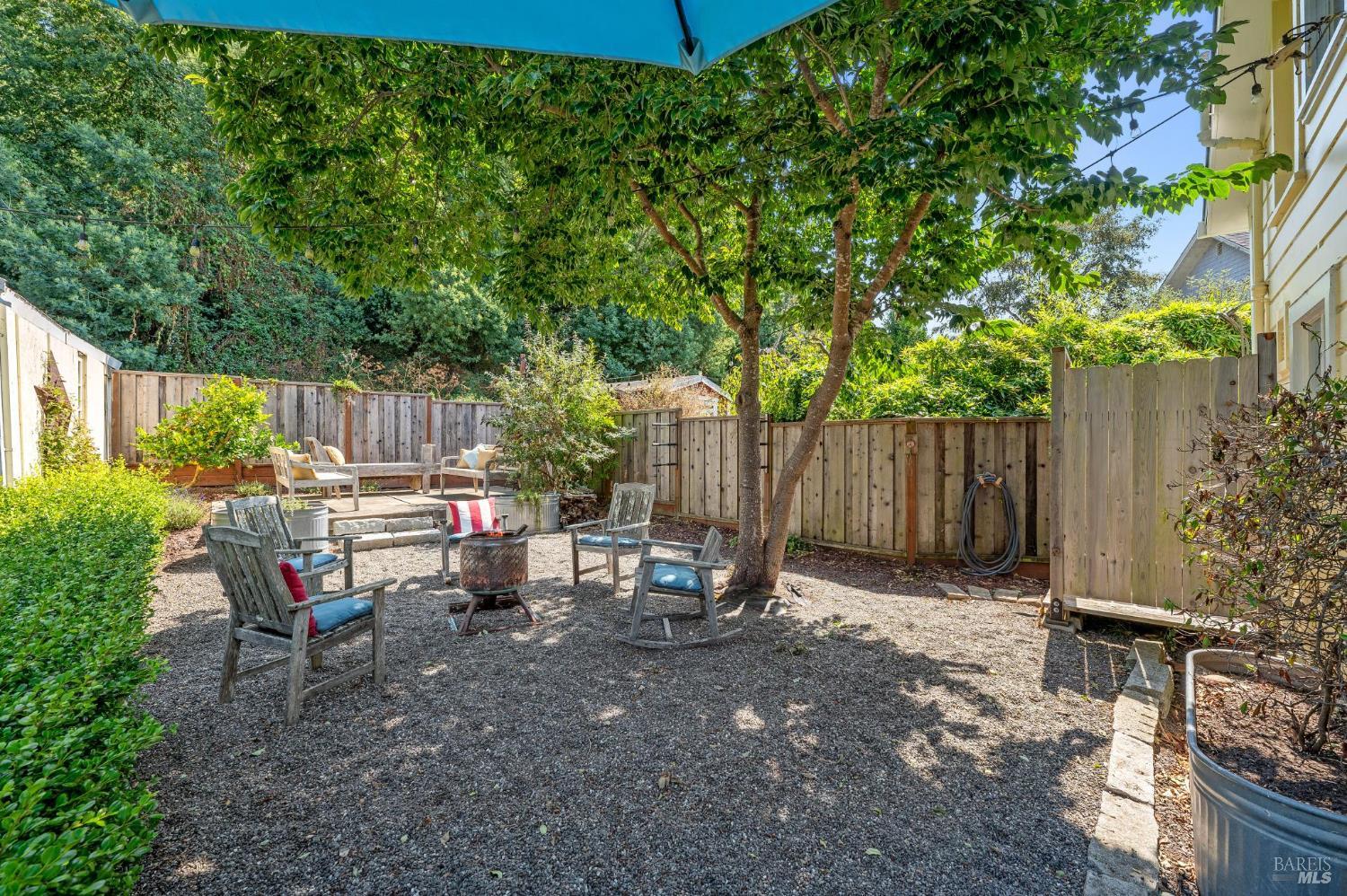 Detail Gallery Image 52 of 68 For 23 Brighton Ave, Bolinas,  CA 94924 - 9 Beds | 2/1 Baths