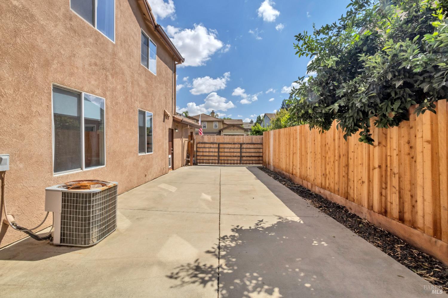 Detail Gallery Image 40 of 44 For 2040 Mariposa Dr, Dixon,  CA 95620 - 4 Beds | 2/1 Baths
