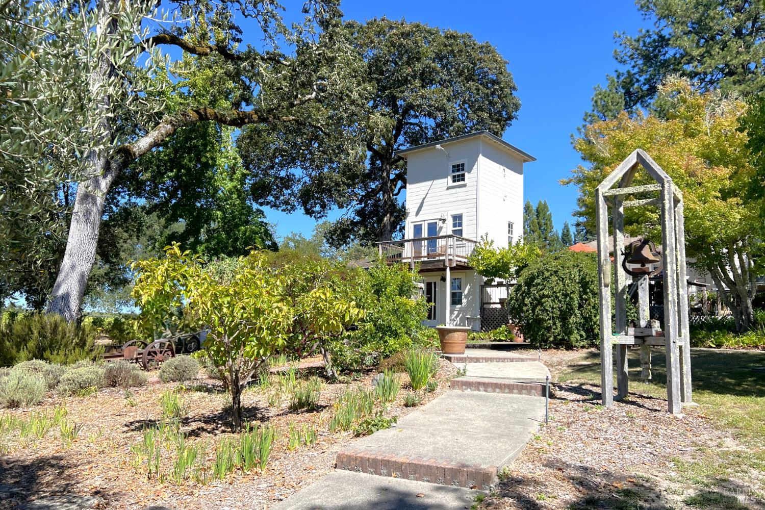 Detail Gallery Image 64 of 86 For 5290 Vine Hill Rd, Sebastopol,  CA 95472 - 3 Beds | 3 Baths