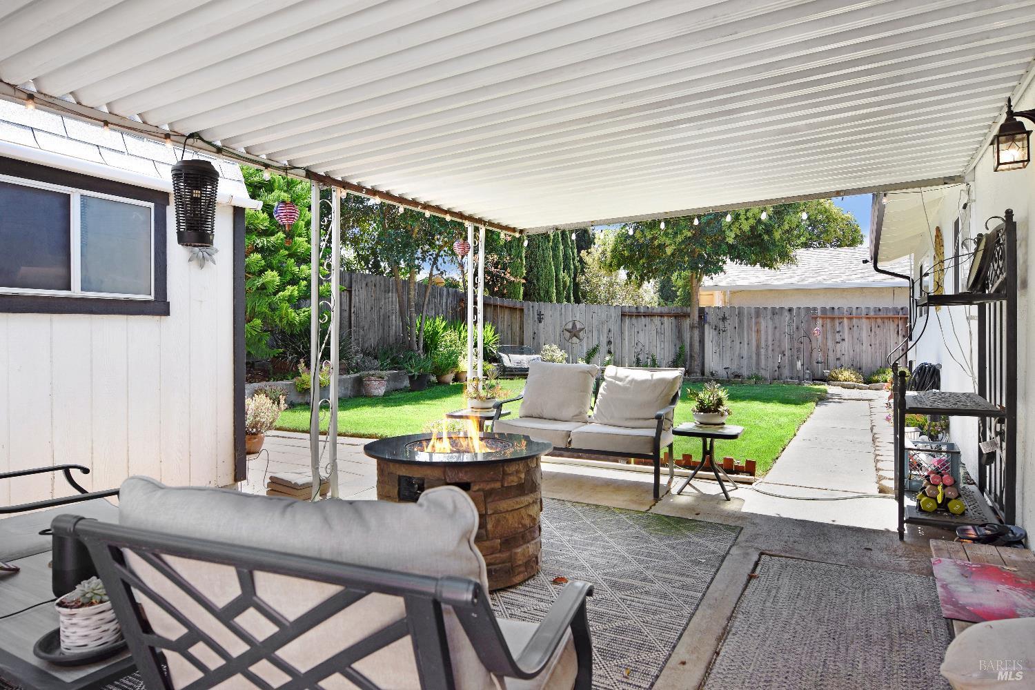 Detail Gallery Image 10 of 16 For 2734 Laurel Dr, Fairfield,  CA 94533 - 3 Beds | 1 Baths