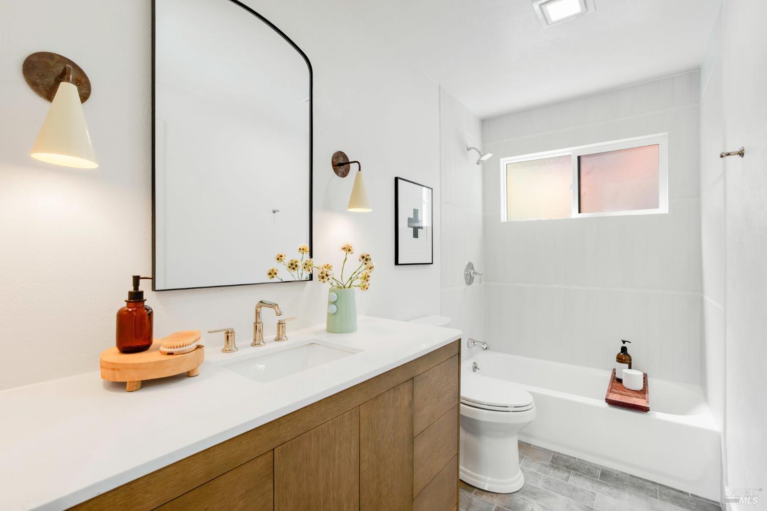 Detail Gallery Image 35 of 63 For 71 Pacheco Creek Dr, Novato,  CA 94949 - 4 Beds | 3/1 Baths