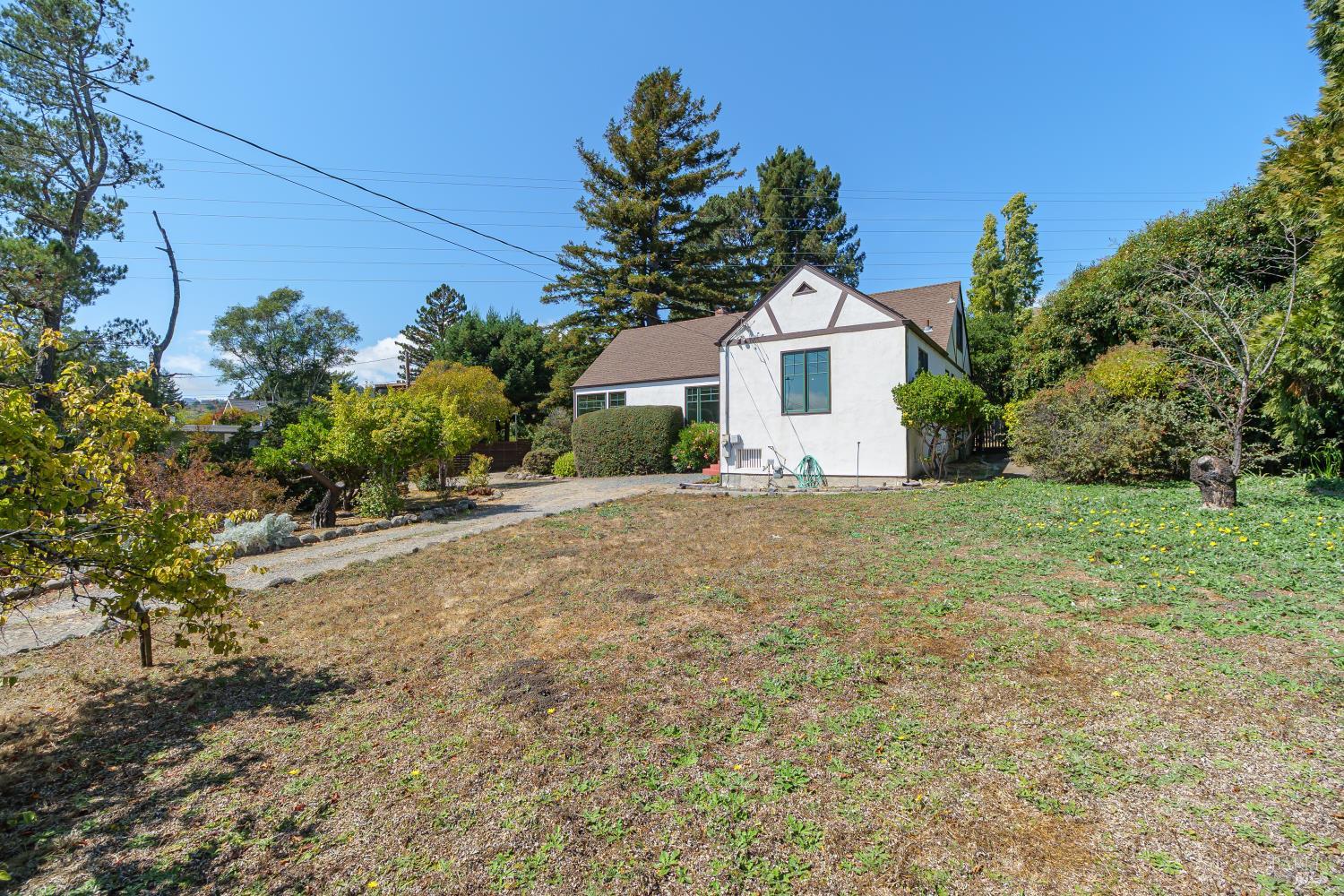 Detail Gallery Image 24 of 35 For 20 Shell Rd, Mill Valley,  CA 94941 - 3 Beds | 1/1 Baths