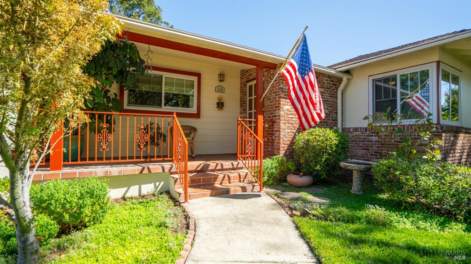 Detail Gallery Image 2 of 63 For 1036 Washington St, Fairfield,  CA 94533 - 3 Beds | 2 Baths