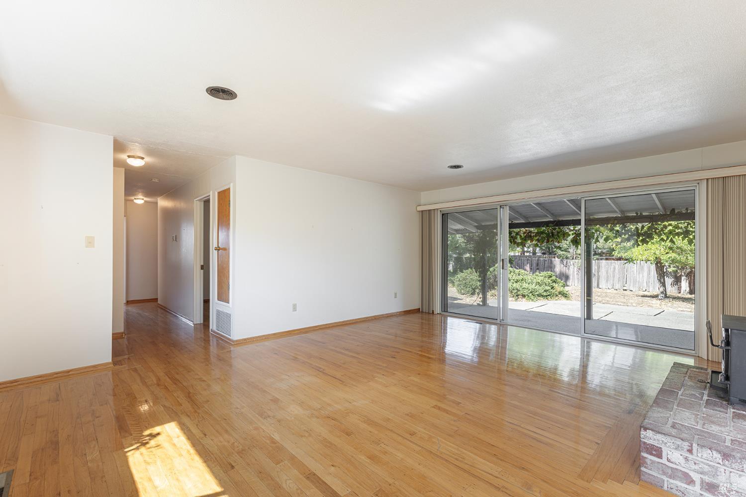 Detail Gallery Image 9 of 38 For 1016 Mccormick Ln, Napa,  CA 94558 - 4 Beds | 2 Baths