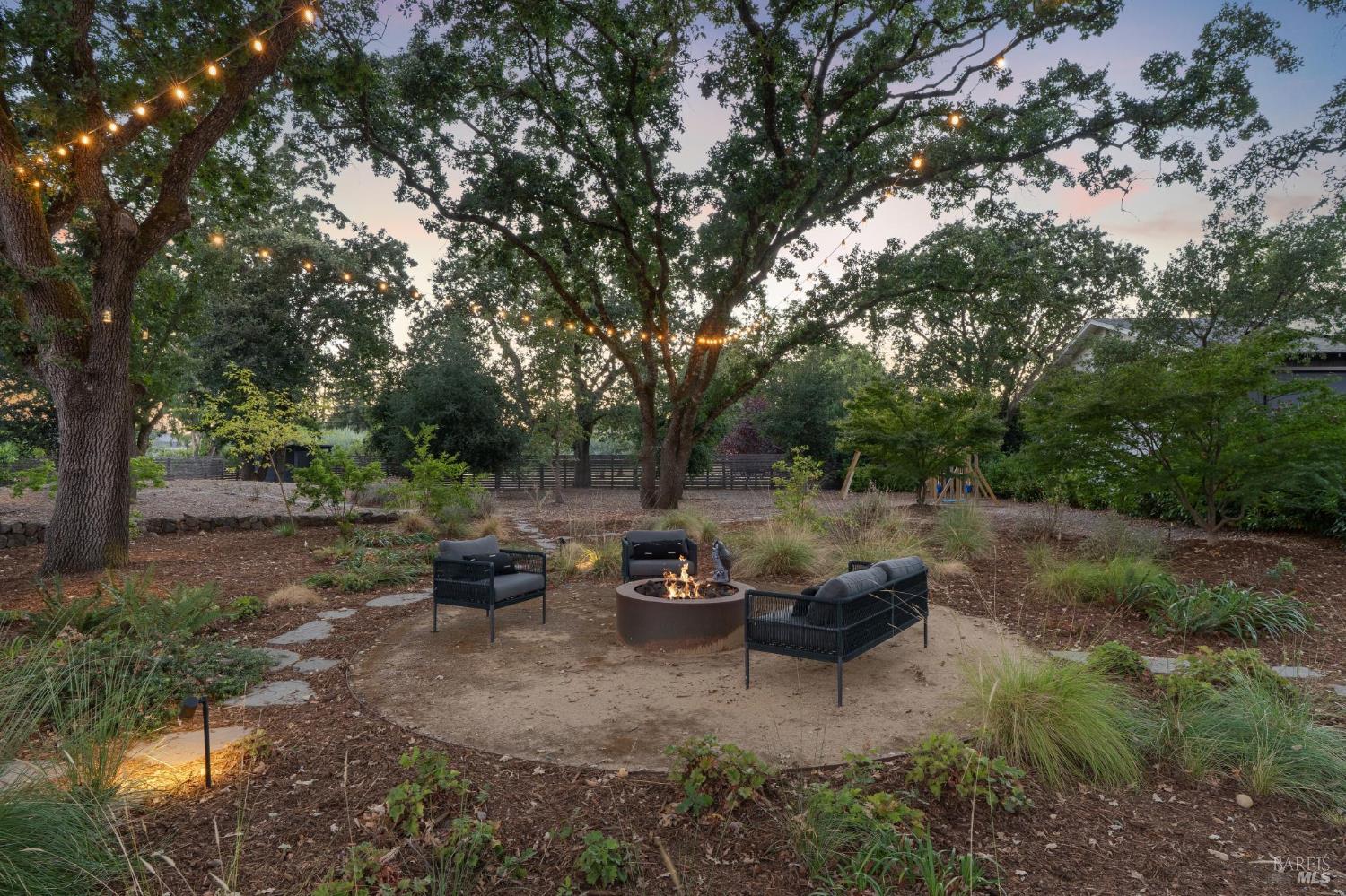 Detail Gallery Image 85 of 96 For 20685 5th St, Sonoma,  CA 95476 - 3 Beds | 3/1 Baths