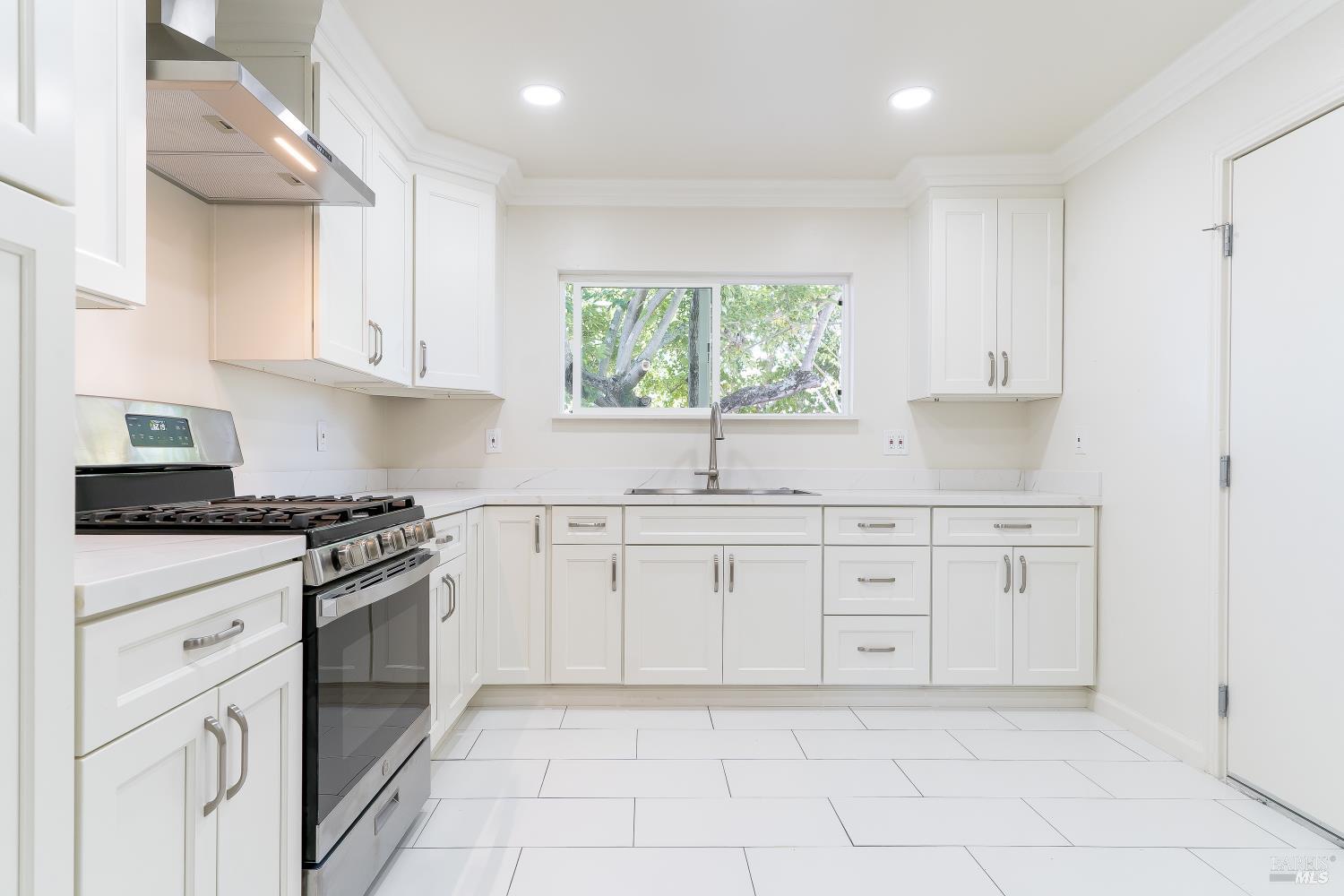 Detail Gallery Image 12 of 35 For 413 S Jefferson St, Napa,  CA 94559 - 2 Beds | 1 Baths