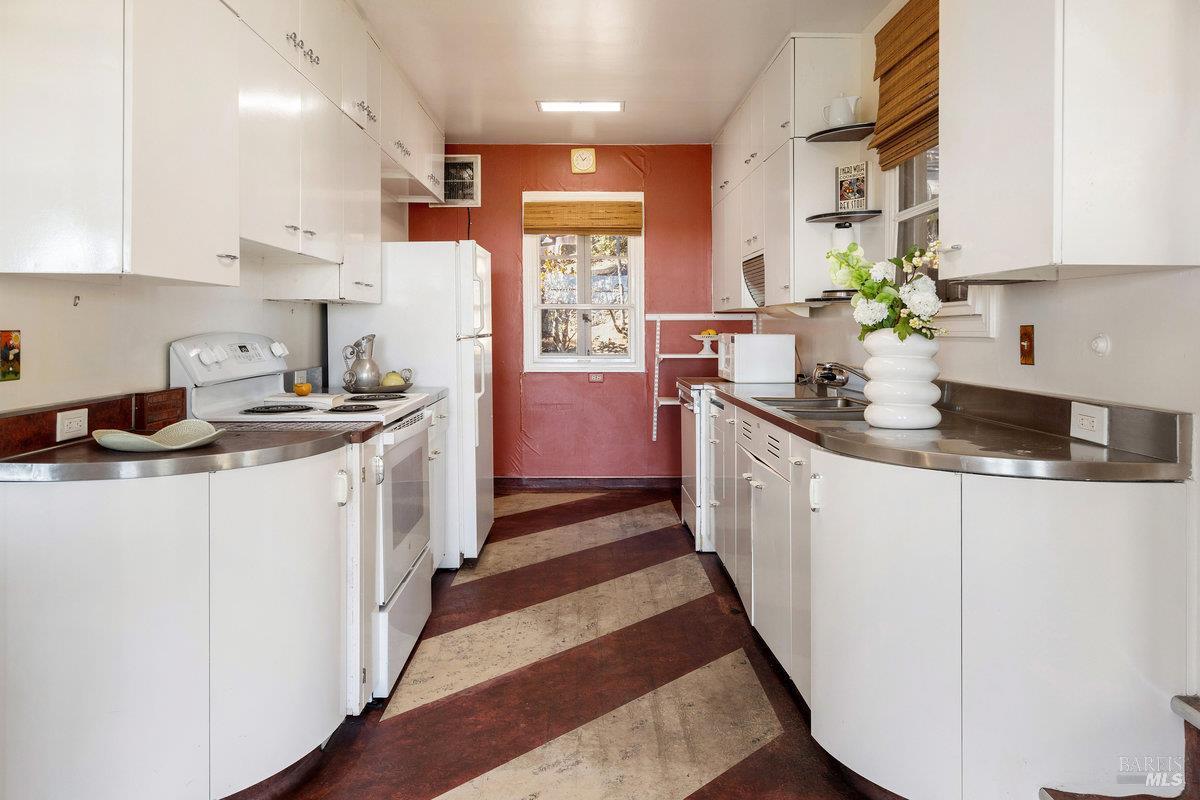 Detail Gallery Image 8 of 73 For 445 Scenic Ave, San Anselmo,  CA 94960 - 2 Beds | 2 Baths