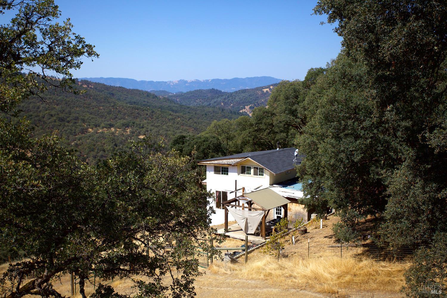Detail Gallery Image 1 of 14 For 35100 Mendocino Pass Rd, Covelo,  CA 95428 - 2 Beds | 1 Baths
