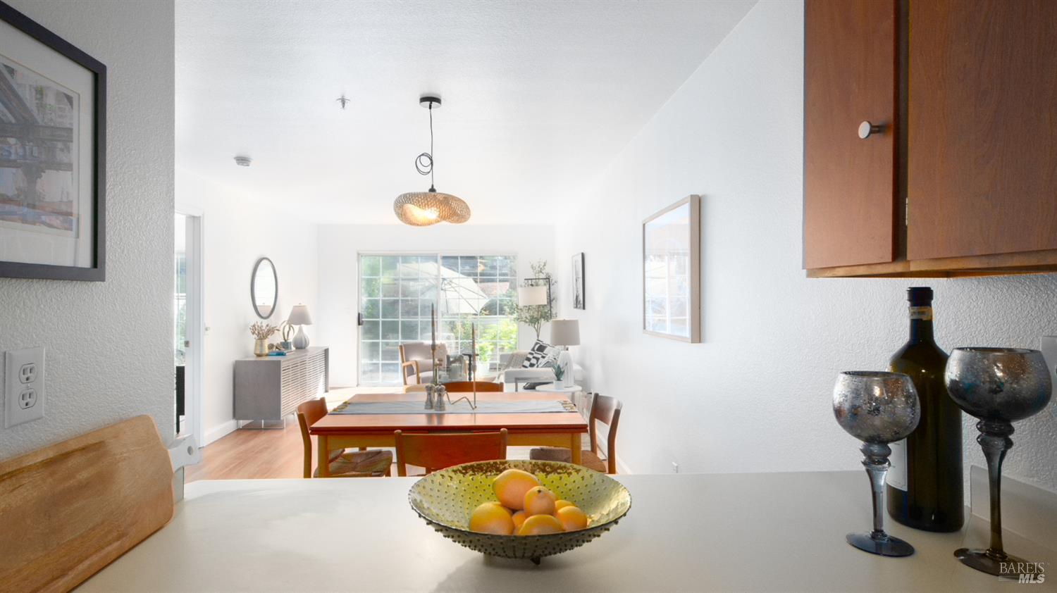 Detail Gallery Image 5 of 36 For 4 Bridle Path Ln, Novato,  CA 94945 - 2 Beds | 1 Baths