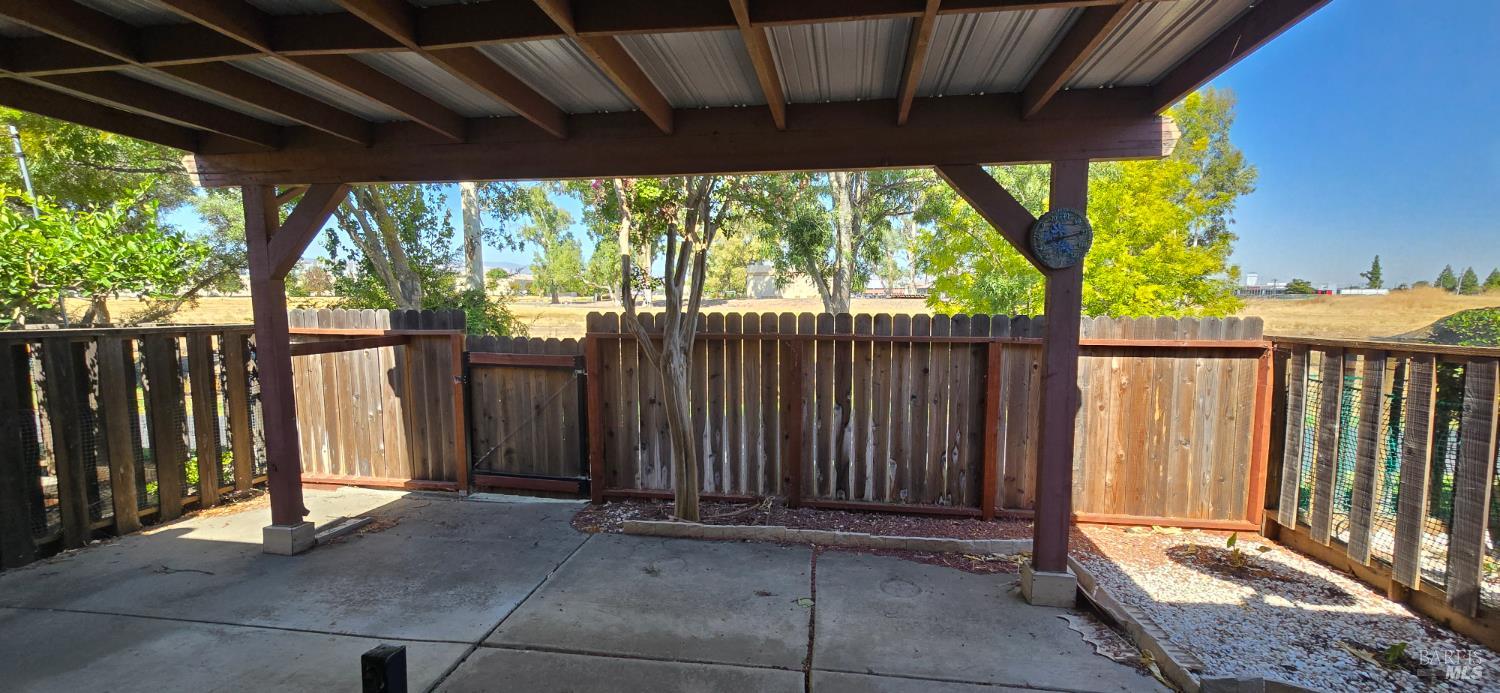 Detail Gallery Image 11 of 13 For 232 Grand Canyon Dr, Vacaville,  CA 95687 - 2 Beds | 2 Baths