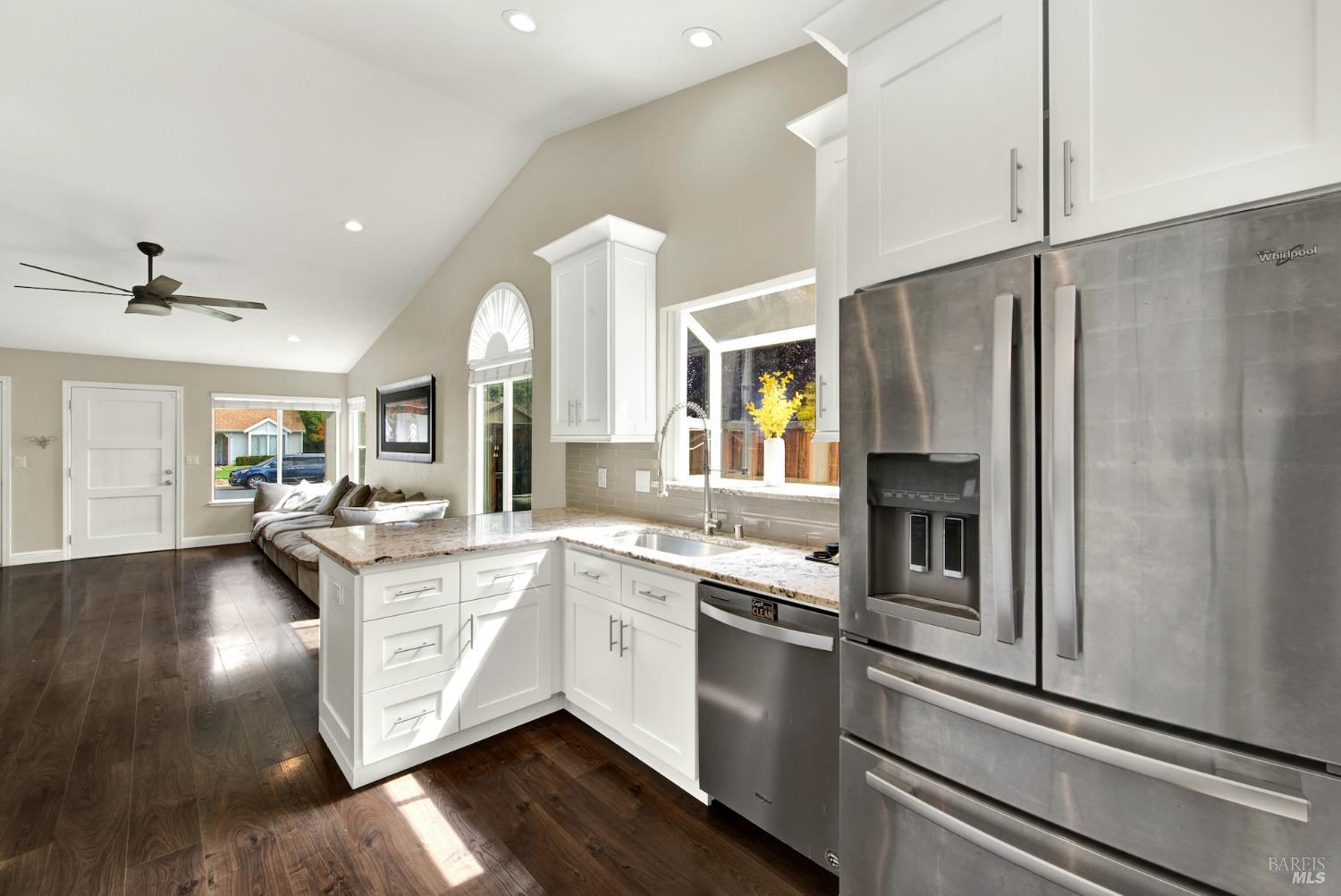 Detail Gallery Image 10 of 48 For 376 Bishop Dr, Vacaville,  CA 95687 - 3 Beds | 2 Baths