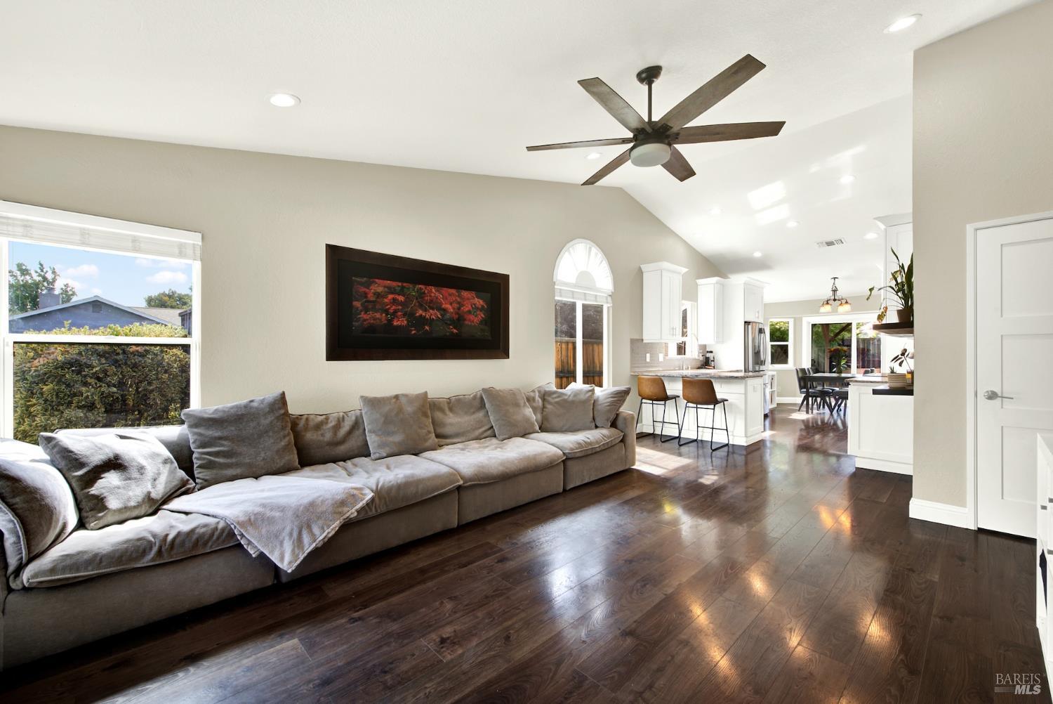 Detail Gallery Image 15 of 48 For 376 Bishop Dr, Vacaville,  CA 95687 - 3 Beds | 2 Baths