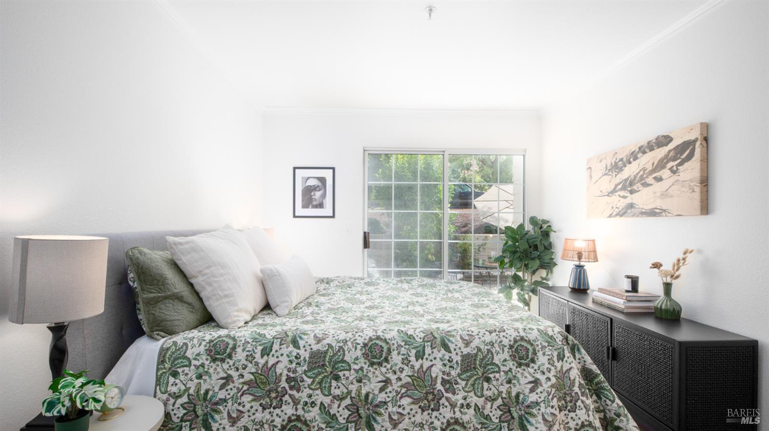 Detail Gallery Image 17 of 36 For 4 Bridle Path Ln, Novato,  CA 94945 - 2 Beds | 1 Baths