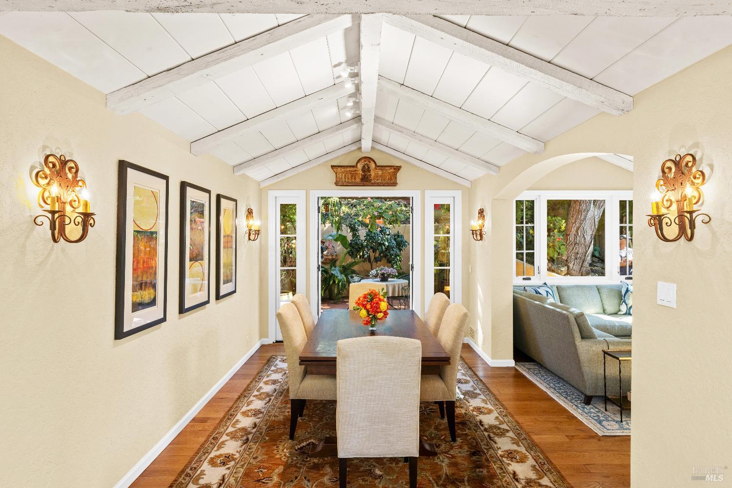 Detail Gallery Image 10 of 44 For 260 Clorinda Ave, San Rafael,  CA 94901 - 4 Beds | 3 Baths