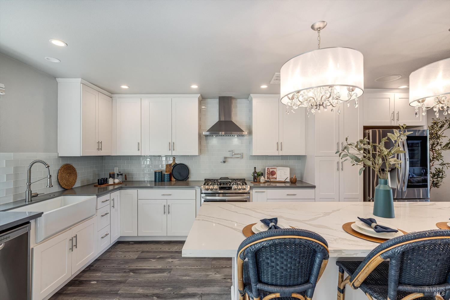 Detail Gallery Image 9 of 58 For 925 Marina Dr, Napa,  CA 94559 - 3 Beds | 2/1 Baths