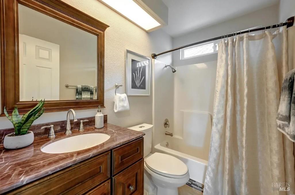 Detail Gallery Image 11 of 11 For 369 Summer Rain Dr, Windsor,  CA 95492 - 3 Beds | 2/1 Baths