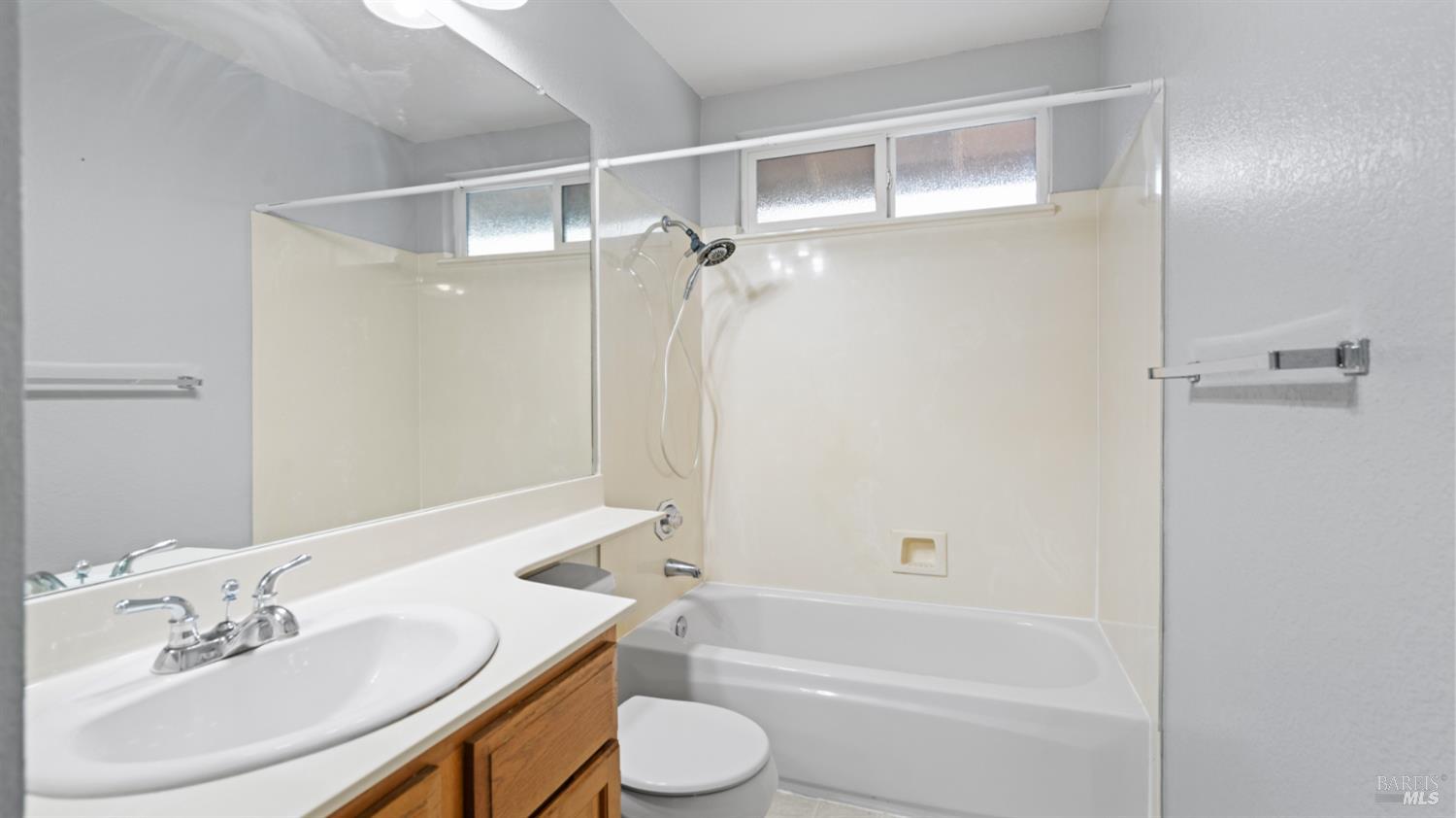 Detail Gallery Image 24 of 44 For 2415 Tea Ct, Fairfield,  CA 94534 - 3 Beds | 2/1 Baths