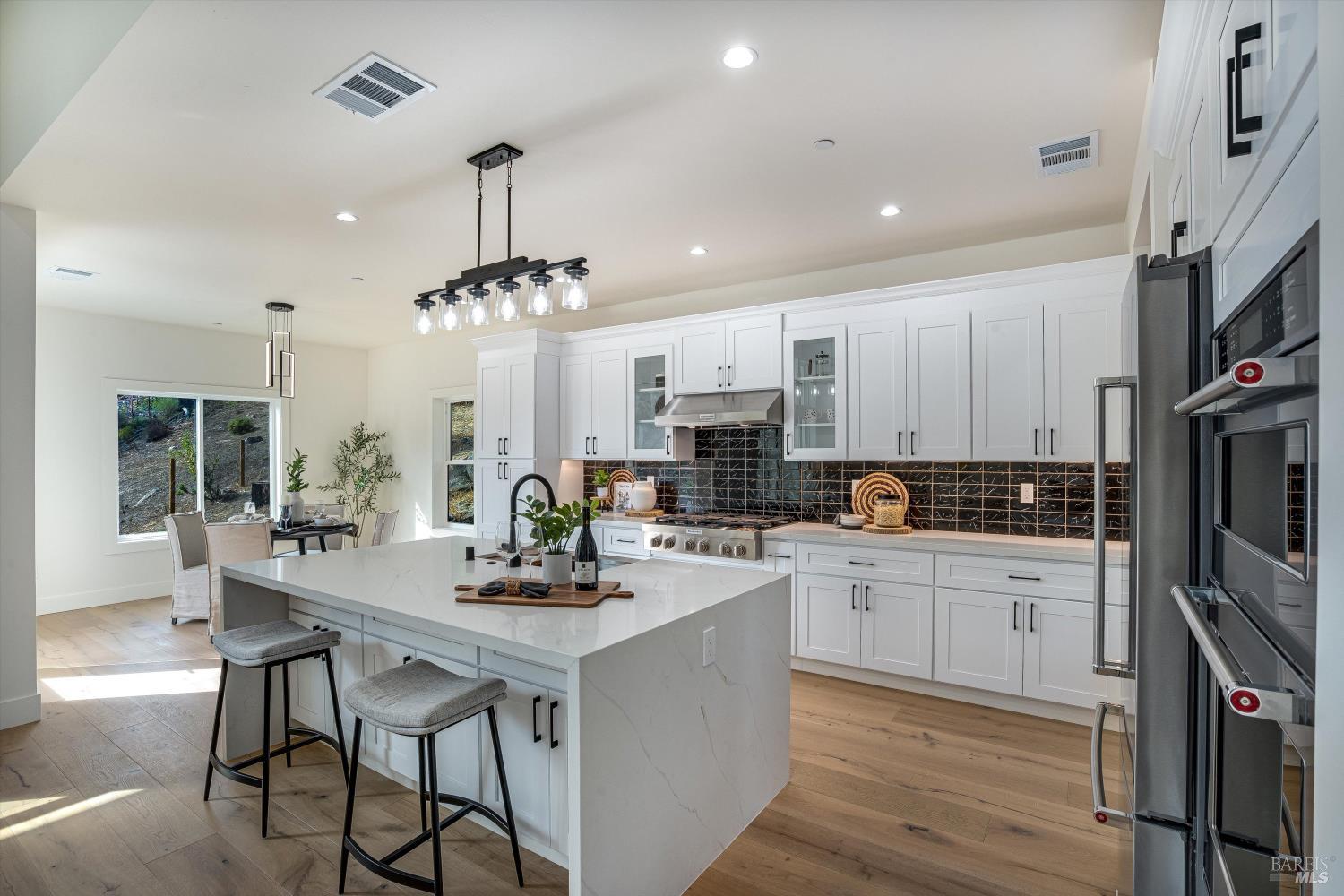 Detail Gallery Image 10 of 35 For 3511 Hanover Pl, Santa Rosa,  CA 95404 - 4 Beds | 3/1 Baths