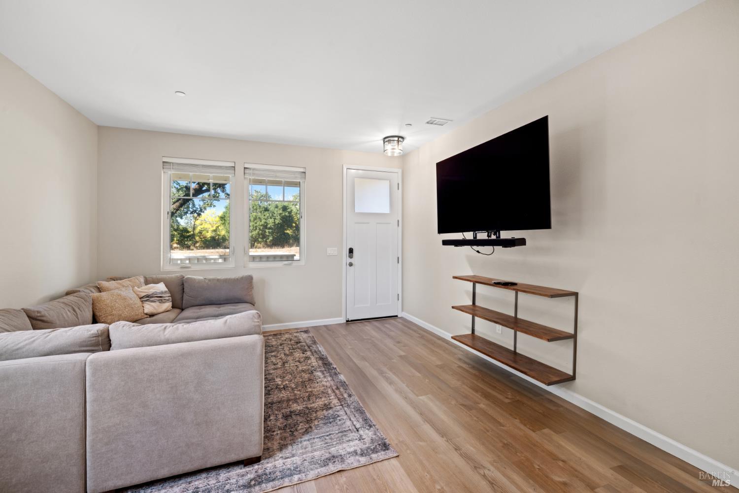 Detail Gallery Image 5 of 28 For 444 Pueblo Bonito Pl, Santa Rosa,  CA 95407 - 3 Beds | 2/1 Baths