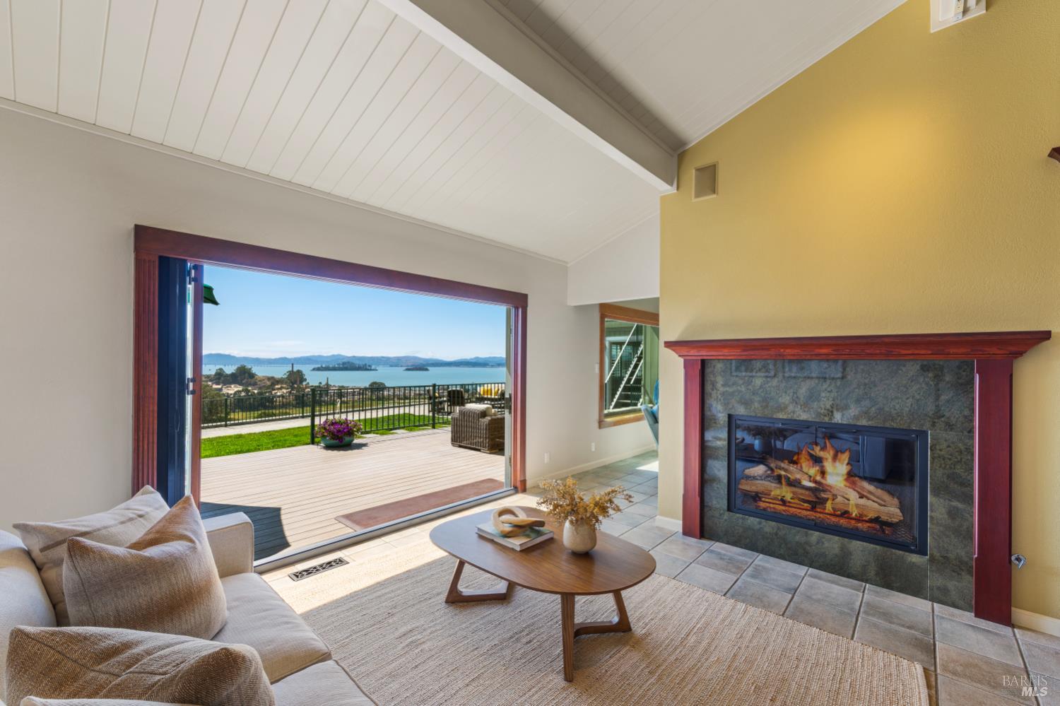 Detail Gallery Image 13 of 56 For 126 San Marino Dr, San Rafael,  CA 94901 - 5 Beds | 3/1 Baths