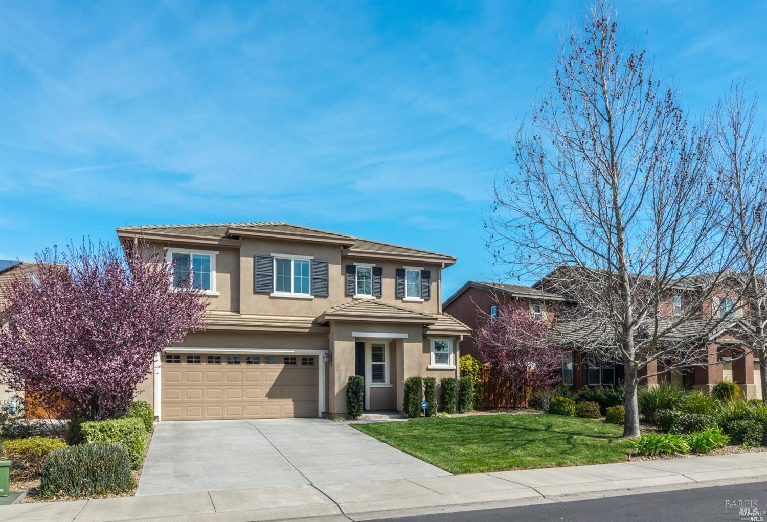 Detail Gallery Image 1 of 22 For 2222 Newcastle Dr, Vacaville,  CA 95687 - 3 Beds | 2/1 Baths