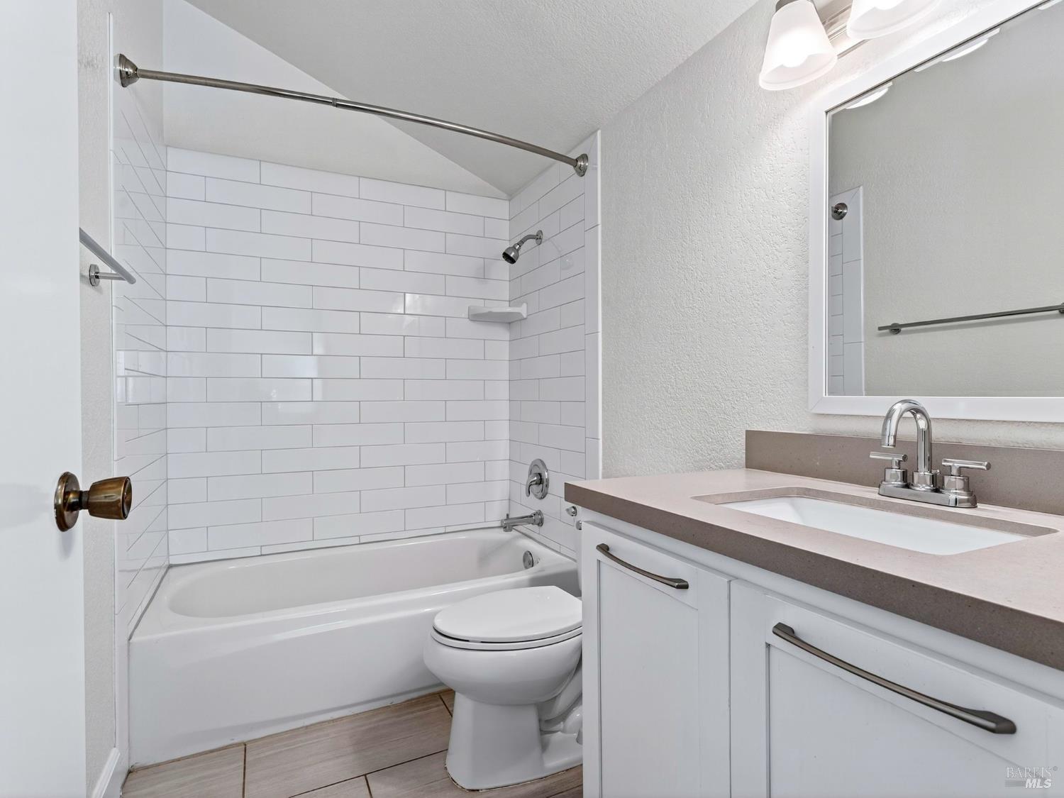 Detail Gallery Image 37 of 42 For 2301 Woodlake Dr, Santa Rosa,  CA 95405 - 2 Beds | 2 Baths