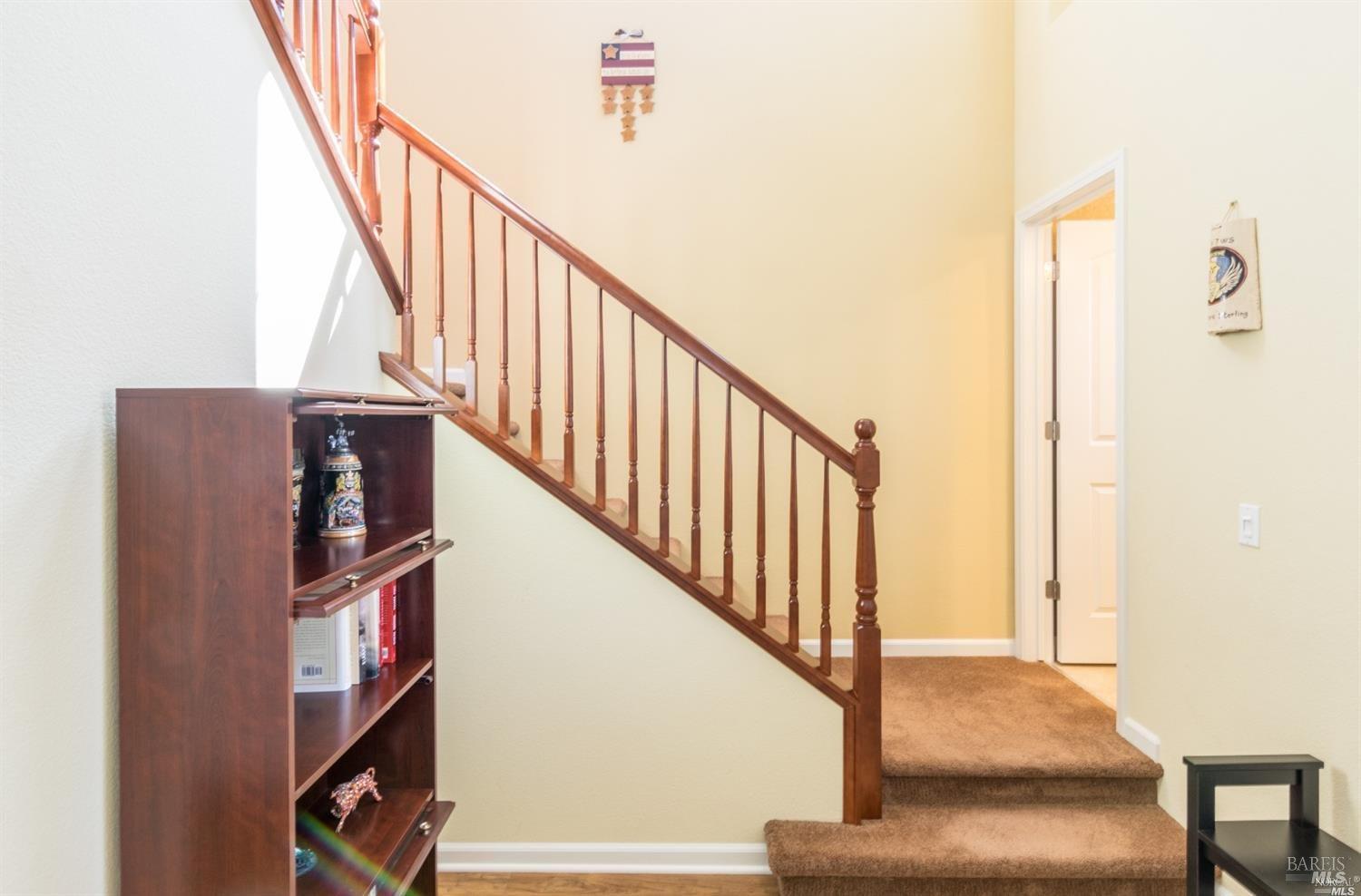 Detail Gallery Image 8 of 22 For 2222 Newcastle Dr, Vacaville,  CA 95687 - 3 Beds | 2/1 Baths