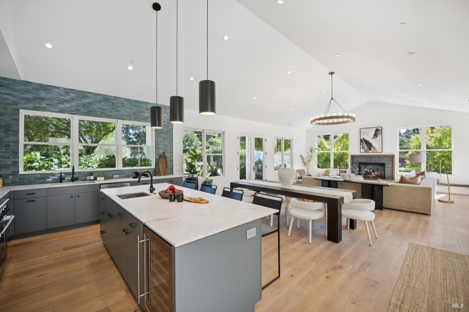 Detail Gallery Image 25 of 96 For 20685 5th St, Sonoma,  CA 95476 - 3 Beds | 3/1 Baths
