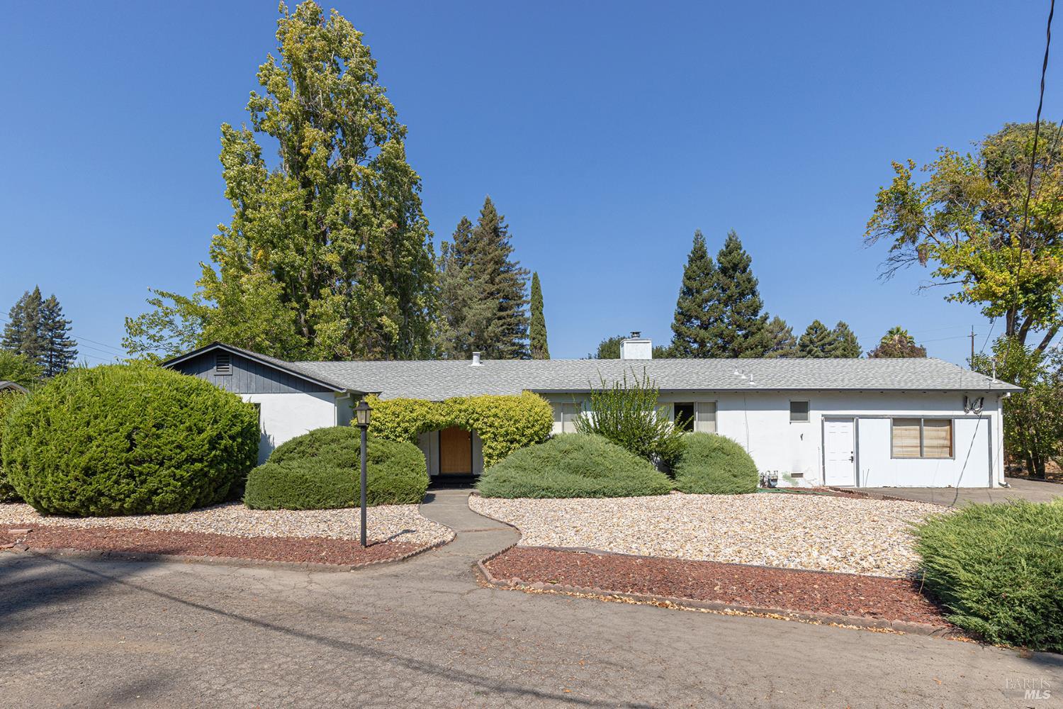 Detail Gallery Image 3 of 38 For 1016 Mccormick Ln, Napa,  CA 94558 - 4 Beds | 2 Baths