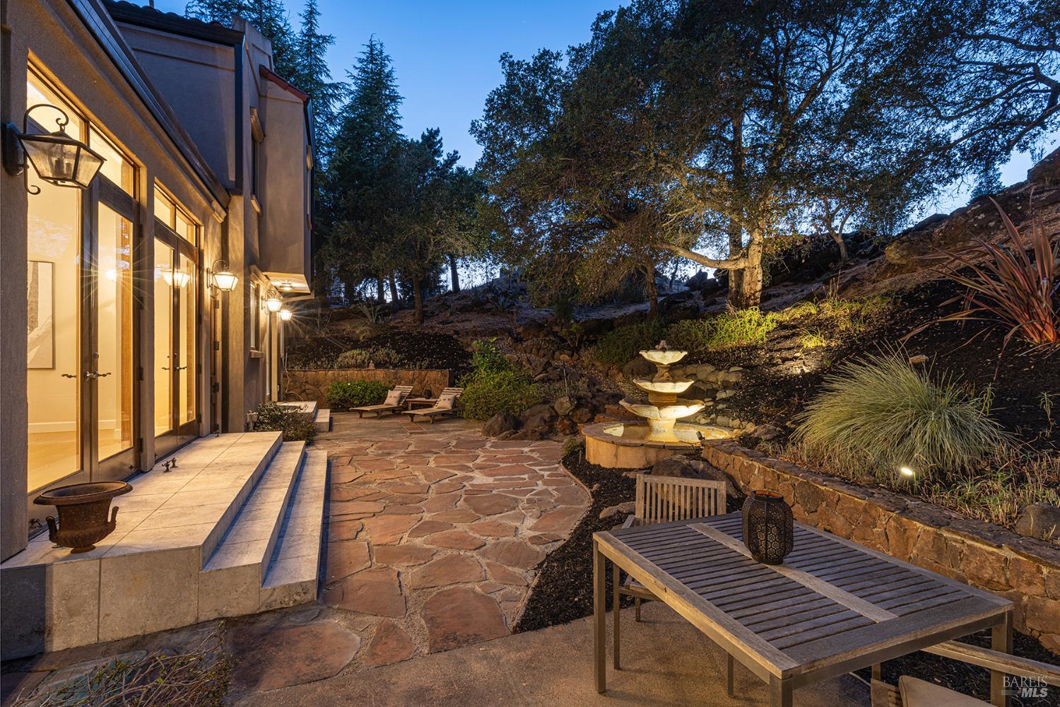 Detail Gallery Image 26 of 72 For 145 Canyon Ct, Napa,  CA 94558 - 5 Beds | 4/1 Baths