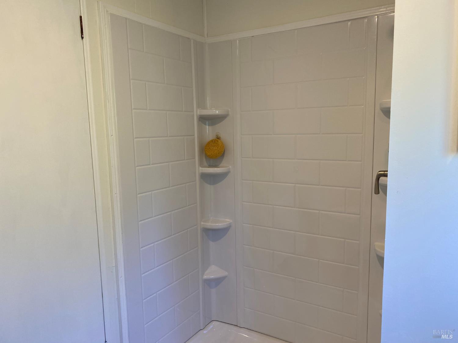 Detail Gallery Image 18 of 22 For 504 Vera Cruz Ave, Novato,  CA 94949 - 2 Beds | 2 Baths