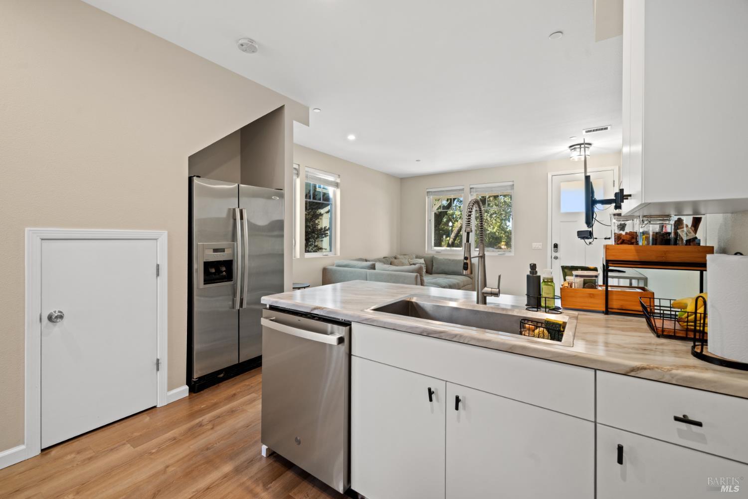 Detail Gallery Image 9 of 28 For 444 Pueblo Bonito Pl, Santa Rosa,  CA 95407 - 3 Beds | 2/1 Baths